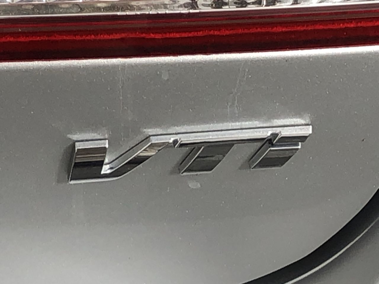 2 Carat round 2 white diamond each CVD Uncertified