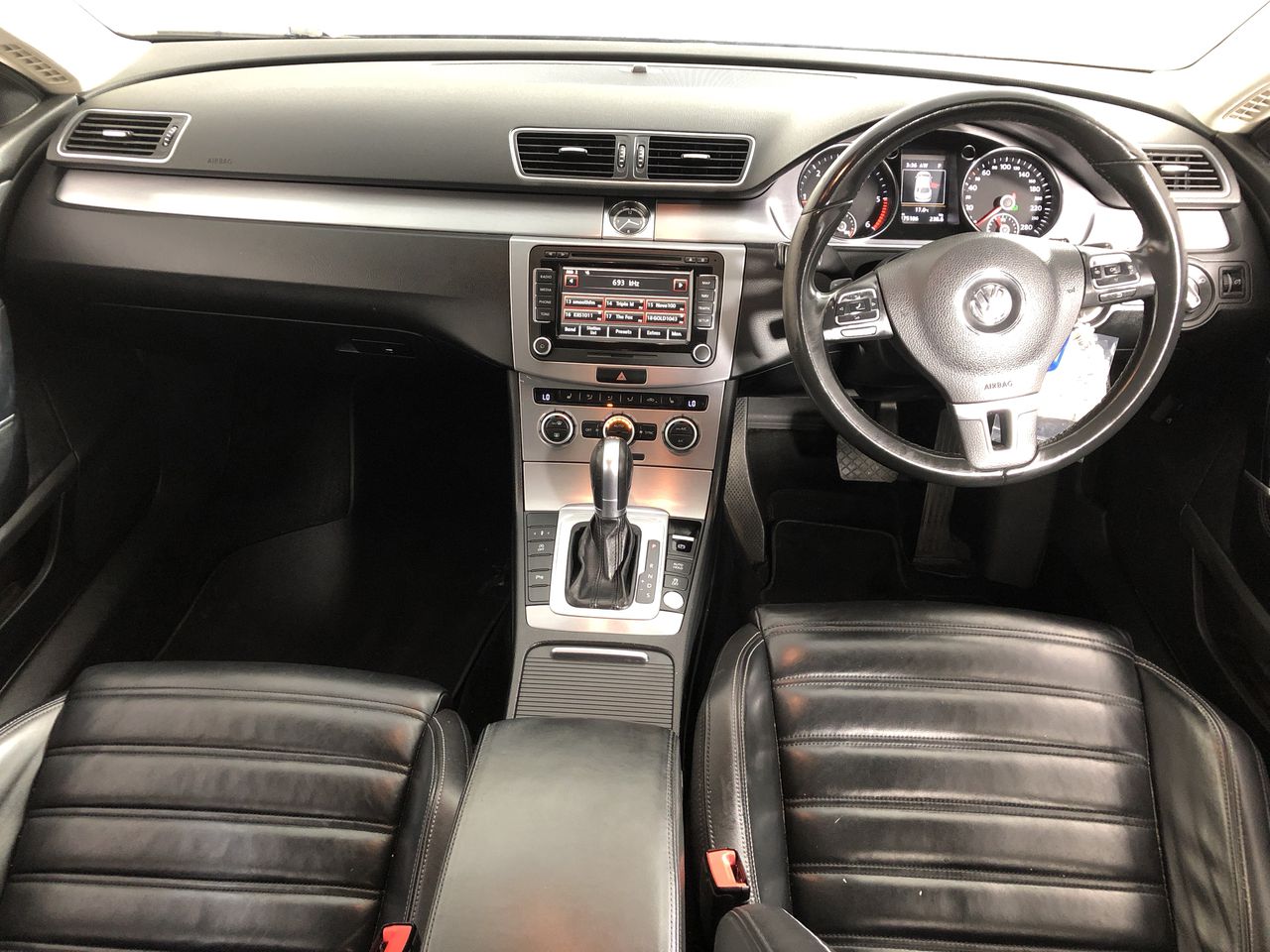 BULK, Collection, Aust Pre decimal, 300 x 1 Penny Roos, mixed GVI and QEII