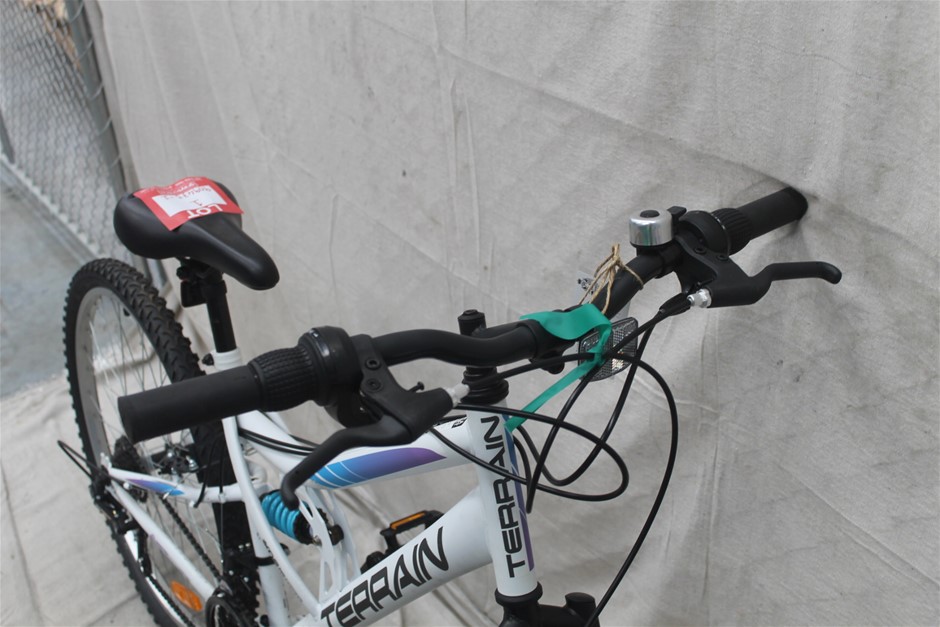 Quantity of Laboratory Glassware – Beakers & Stand