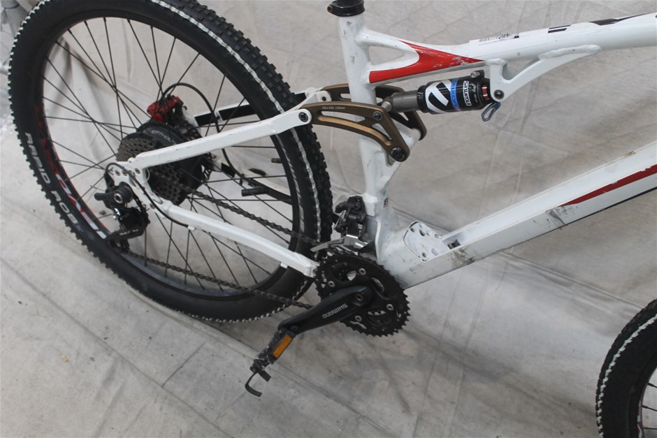 Jules Roy Pinot Noir 2024 (6x 750mL), France.