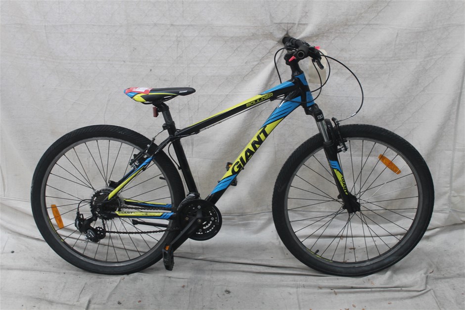 Pierre Armand Vin De France Chardonnay 2023 (6x 750mL), France.