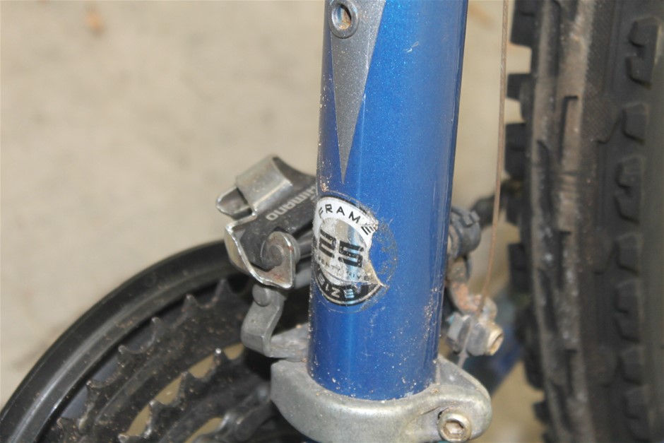 Pierre Delize Blanc De Blancs Brut NV (6x 750mL), France.