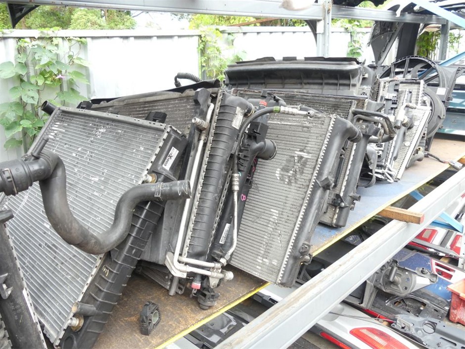 18KGF/ITALY  Yellow Gold Filled bangle -(stamped 18KGF/ITALY)