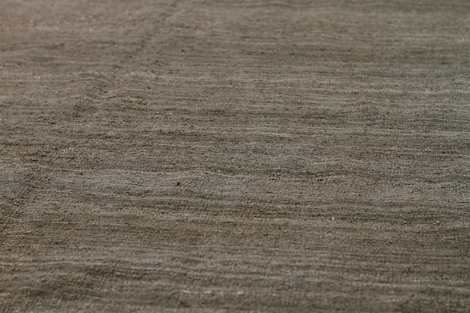 LONGRICH Paw Print & Ultra Soft Sherpa Throw Blanket, 127 x 152cm, Grey.