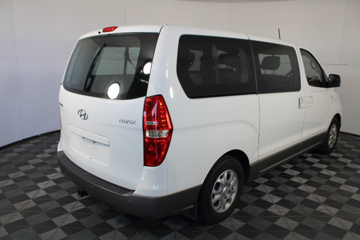 TOMMY BAHAMA Solar LED Pathway Lights, 6 Pack.