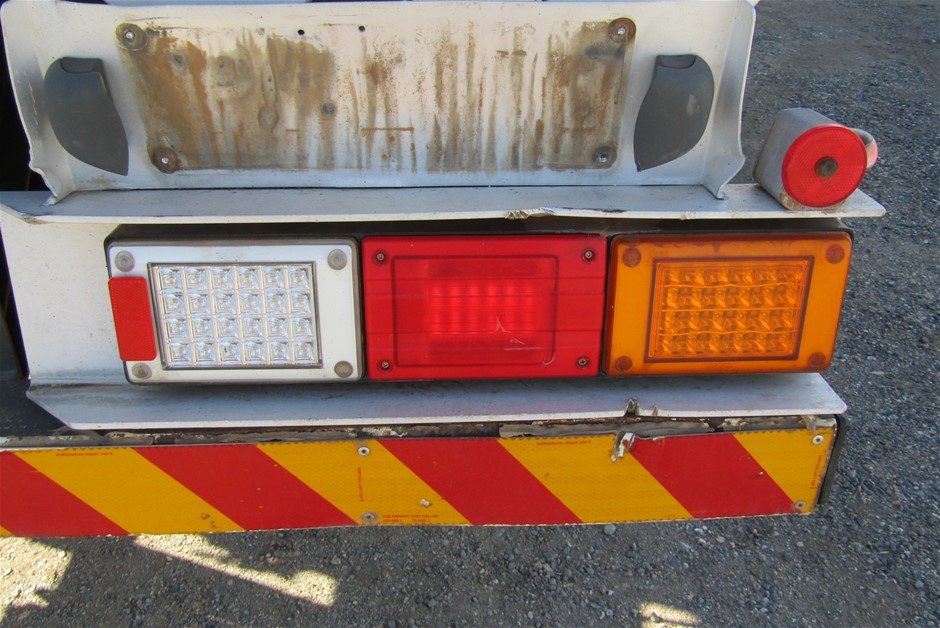 #1 9K WHITE GOLD INITIAL 'Q' NECKLACE 38+5cm