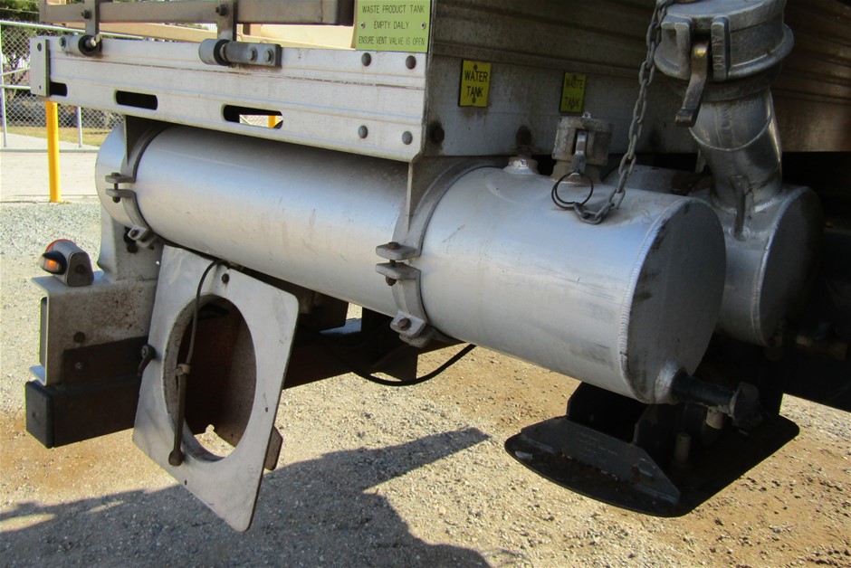 #1 9K WHITE GOLD INITIAL 'R' NECKLACE 38+5cm