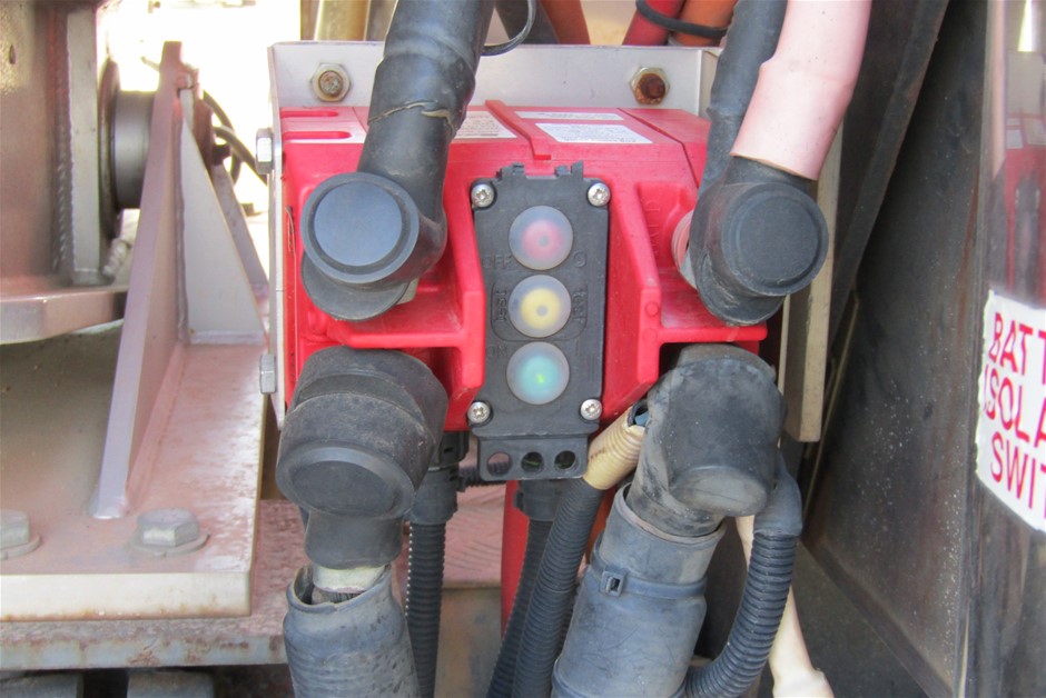 #1 9K WHITE GOLD INITIAL 'X' NECKLACE 38+5cm