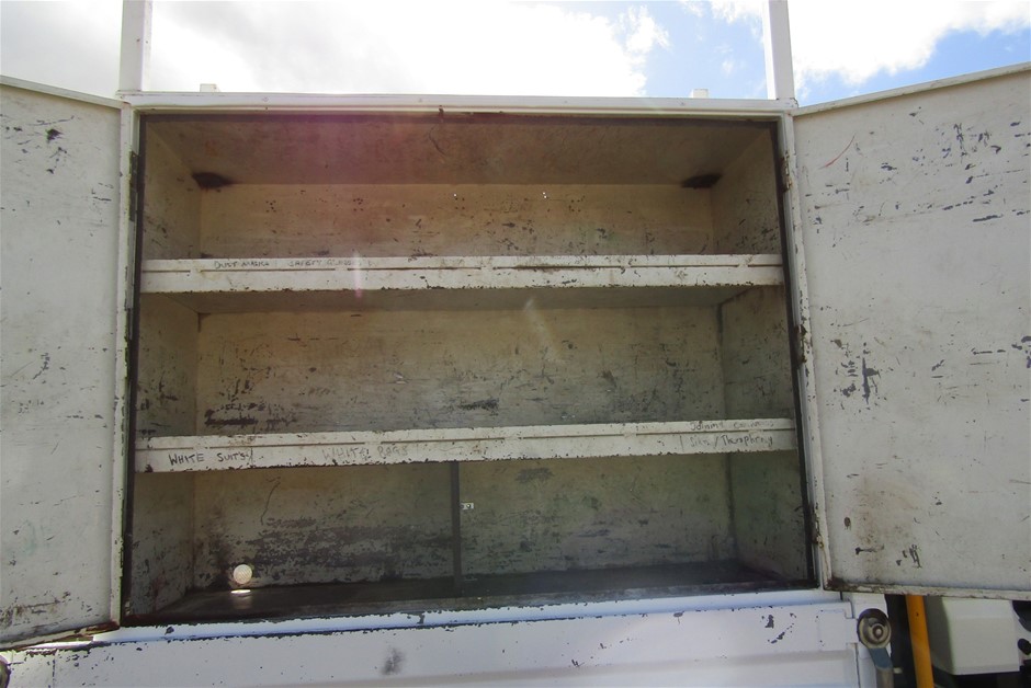 2 x PUMA Women's ESS Small No1 Logo 5" High Waist Short, Size XS, Green Moo