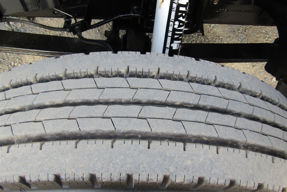 SKECHERS Women's Ultra Flex 3.0 Swift Fit Shoes, Size US7, Natural (NAT), 1