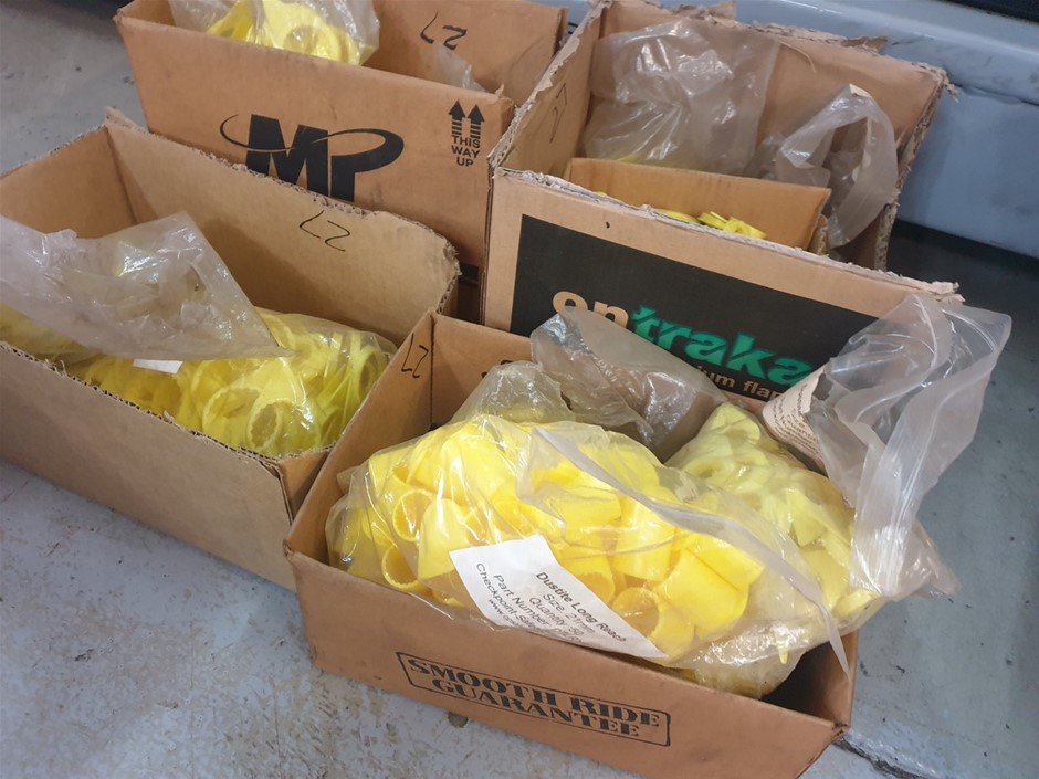 BONA Hardwood Floor Spray Mop, Includes 28.75 oz. Cartridge. NB: Minor Use.