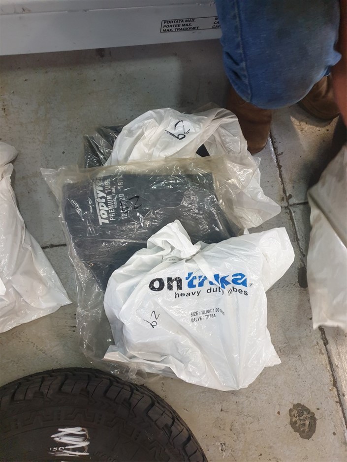 GOSPORTS Range Cage 10 ft x 8 ft Golf Practice Hitting Net with Impact Scre