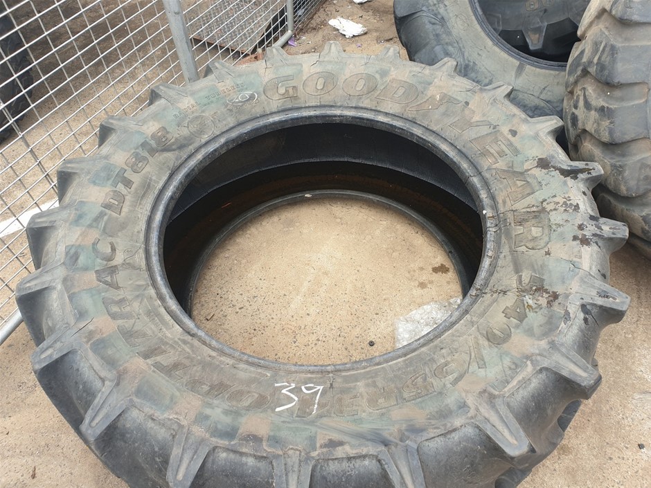 LOGITECH MK220 Wireless Combo Mouse and Keyboard, Black.