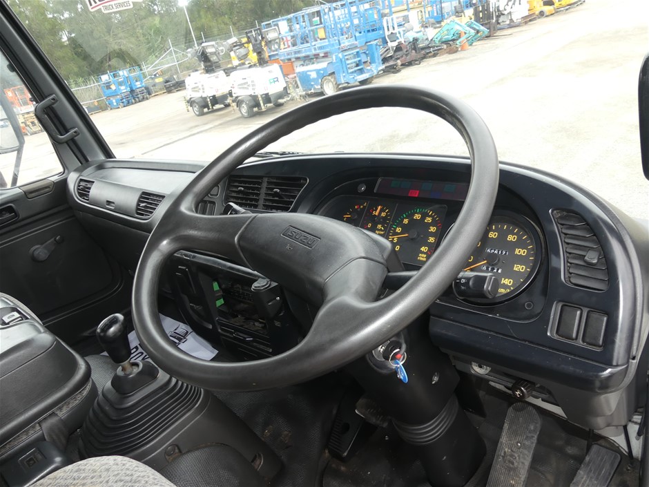 BRITAX Safe-n-Sound B-POD Go Baby Capsule.