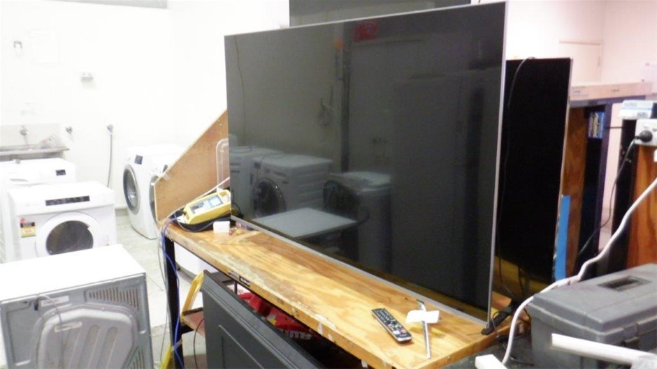 By The Vineyard Mixed Pack Pinot Grigio & Chardonnay (12x 750mL). SEA.