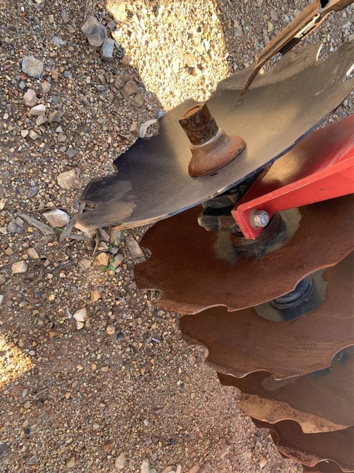 Lindeman's Early Harvest Crisp Chardonnay (6x 750mL).