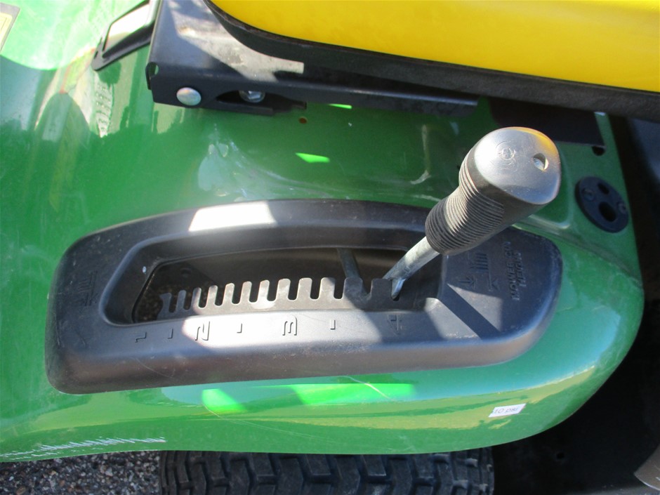 De bortoli Deen Chardonnay (6x 750mL). SEA.