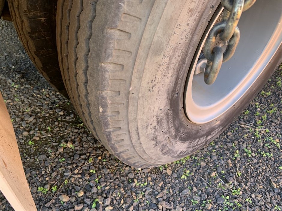 Wolf Blass Red Label Chardonnay Pinot Noir NV (6x 750mL).