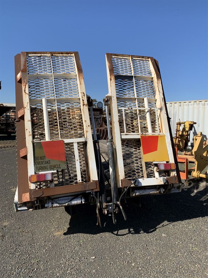 Wolf Blass Red Label Sauvignon Blanc (6x 750mL). Current Vintage Release.