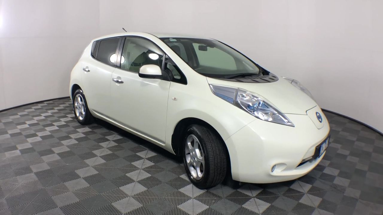 6mm Moonstone & Baroque Pearl Pendant Charm Bracelet