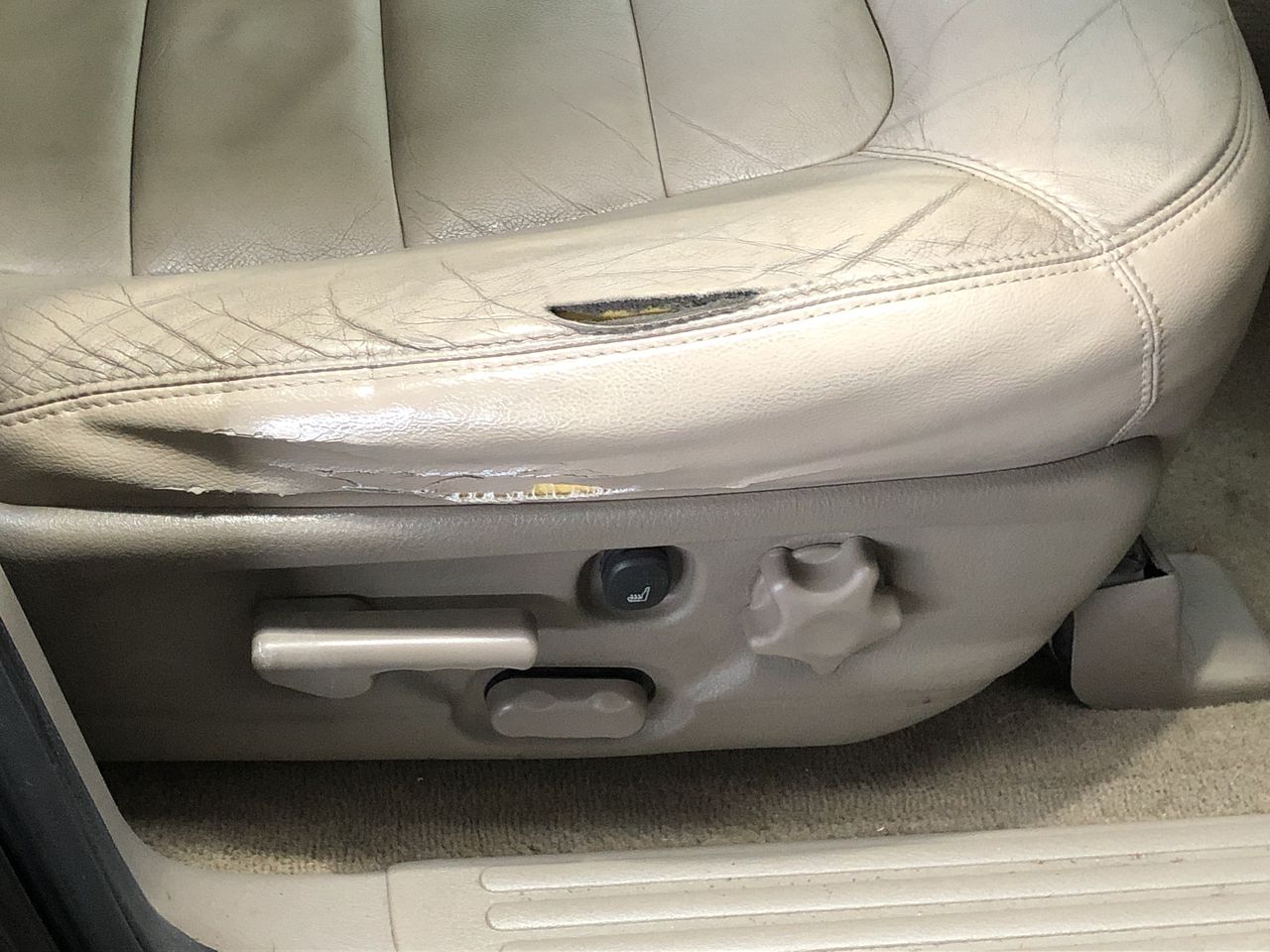 SCHLAGE F40 BWE 625 GSN Greyson Collection Bowery Door Lock Knob, Bright Ch