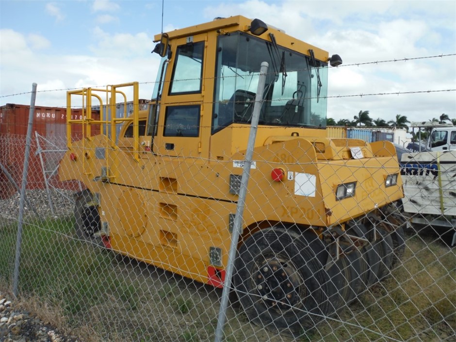 BAGGALLINI 2-In-1 Convertible Belt Bag, Midnight Blossom, CBB752B0942. RRP: