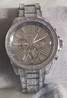 130 x CATIT Creamy Lickable Cat Treats, Each 15g. NB: not in original packa