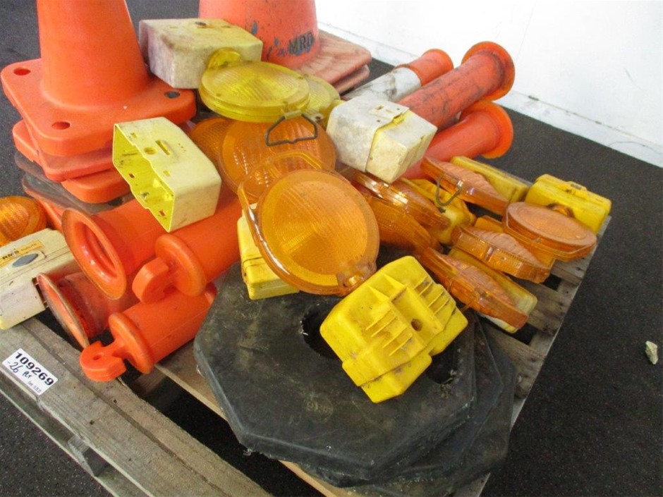 9K Yellow Gold 0.06ct HI SI DIAMOND TSAVORITE RING