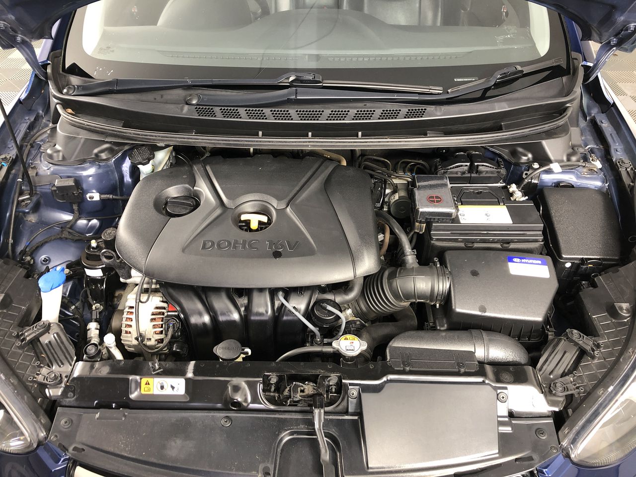 5-6mm White & Baroque Pearl Pendant Charm Bracelet