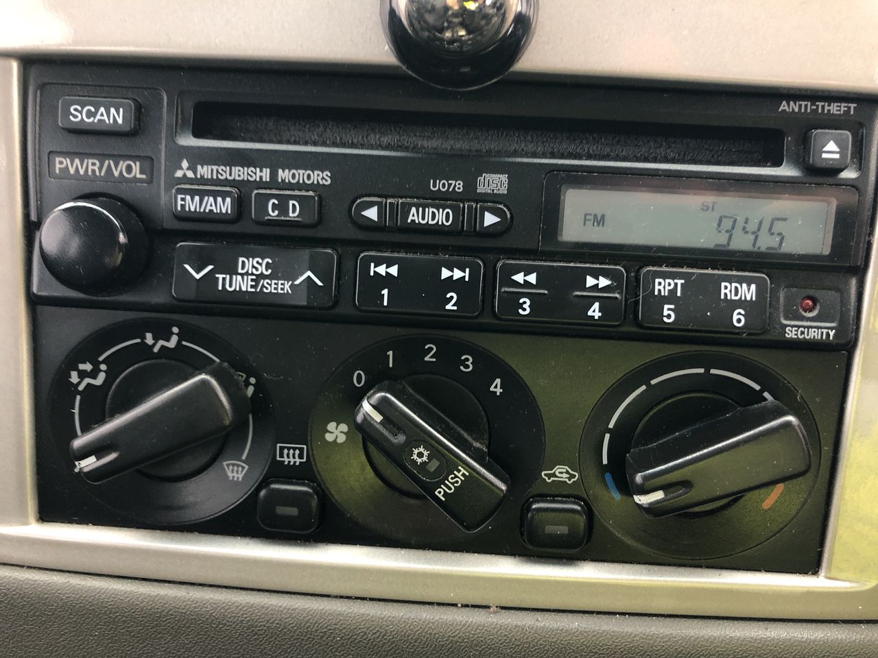 9K Yellow Gold RIBBED RING