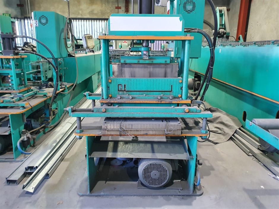 Fishbone Black Chardonnay 2025 (6x 750mL), Margaret River.