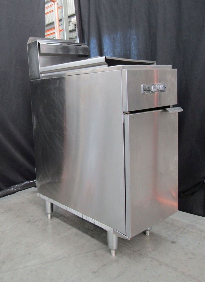 BULK PACK - 12 x Pairs of Birthstone Coloured 5mm Earrings