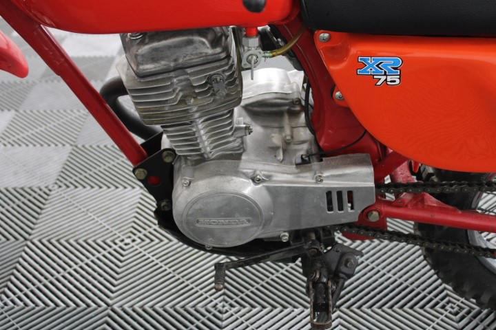 Bernina 1230 Sewing Machine