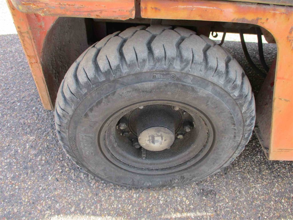 Stunning Rhodium Plated Simulated Diamond Ring - US Size 6