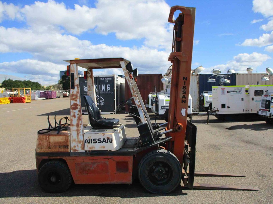 Designer Stainless Steel Feather Bracelet in Rose (adjustable)