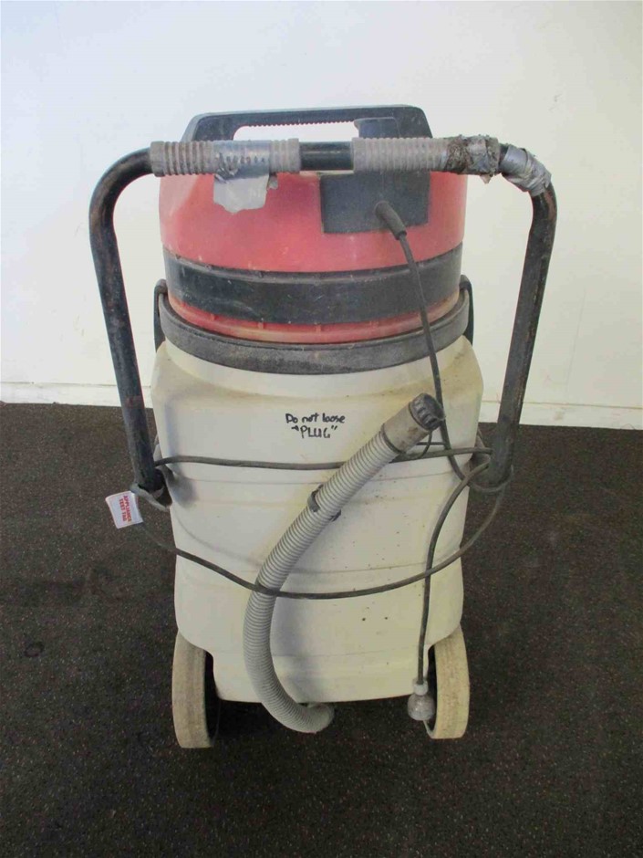 ARLO Essential XL Spotlight Wire-Free Camera – 1 Year Battery Life | Indoor