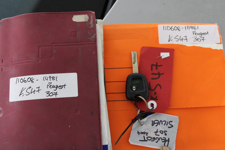 2012- 1 Ounce "Year Of The Dragon" Coin  999 Fine Silver in Capsule