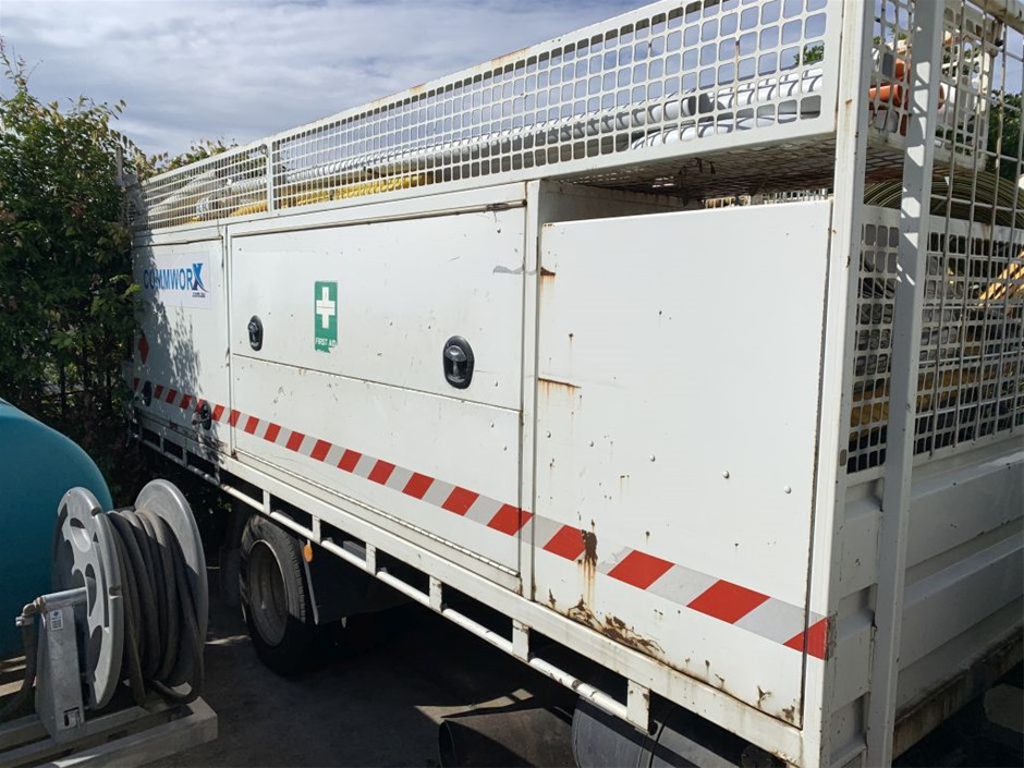 WRANGLER Men's Classic Straight Jeans, Size 40S (40x30), 99% Cotton, Dark R