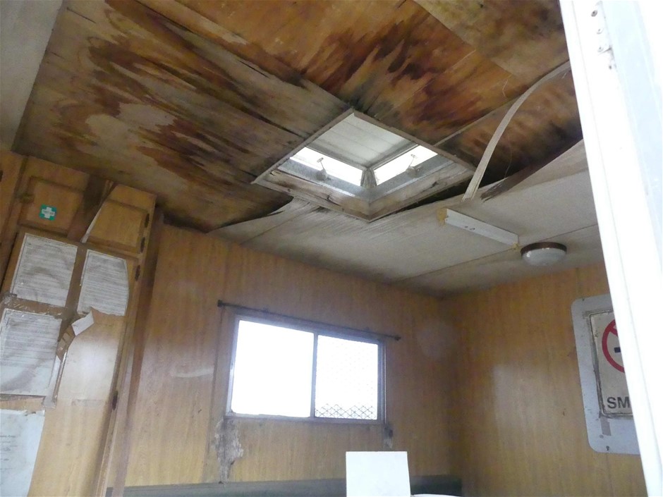 9K WHITE GOLD 1.25ct F VS LAB DIAMOND OVAL HALO RING