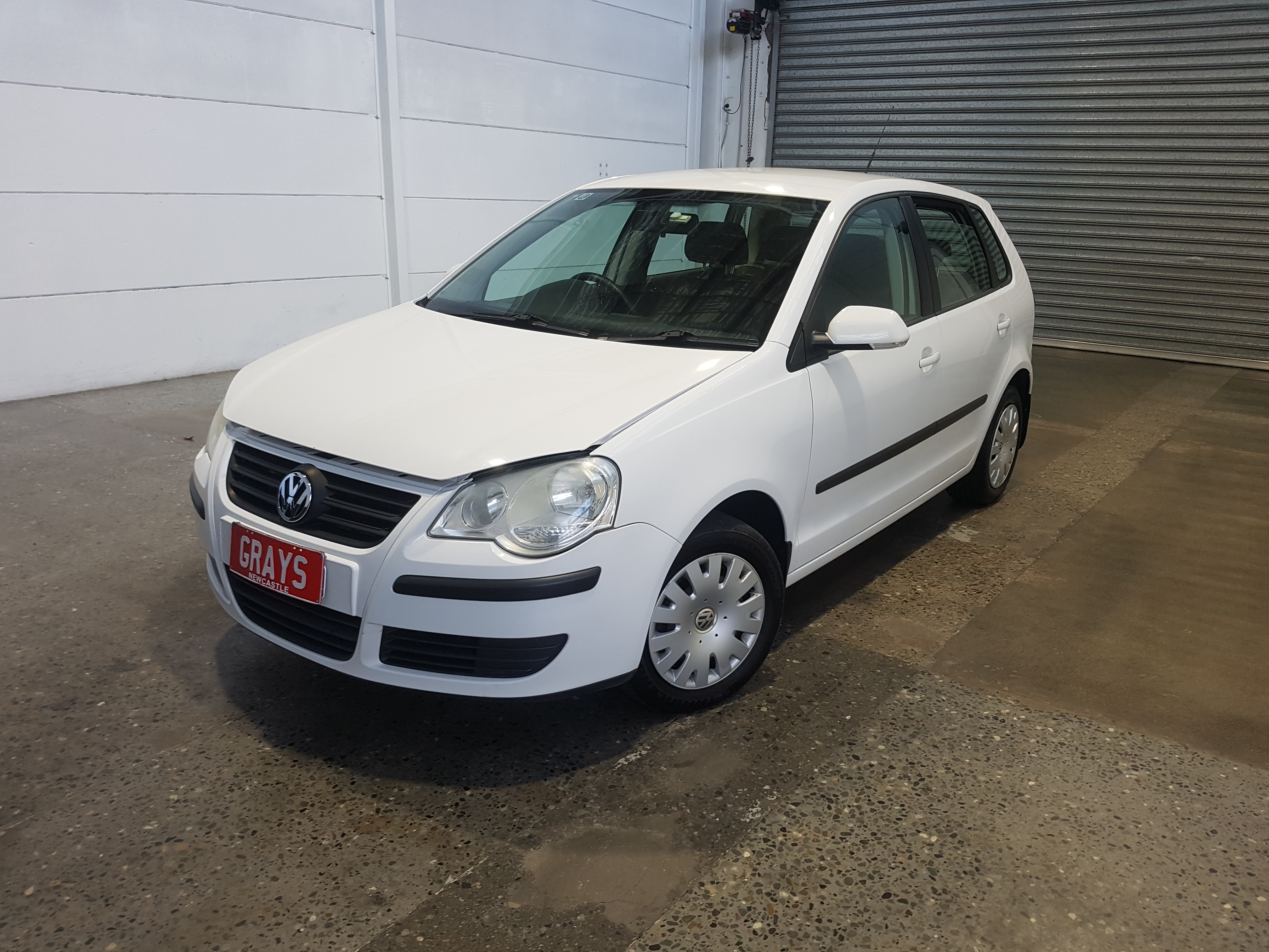 4.23 carats natural Tanzanite certified