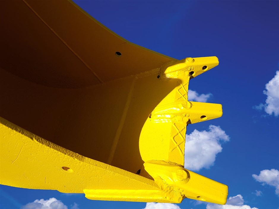 0.20 pink various diamonds