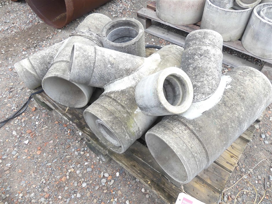 Designer Simulated Diamond Love Heart Earrings in Silver