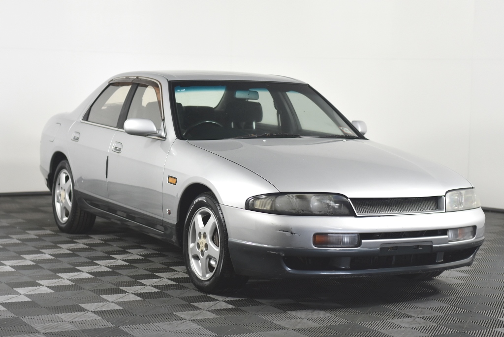 18K Gold-Filled Cuban Chain Bracelet with Simulated Diamonds - 22.8cm