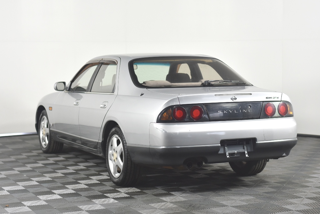 18K Gold-Filled Cuban Chain Bracelet with Simulated Diamonds - 17.8cm