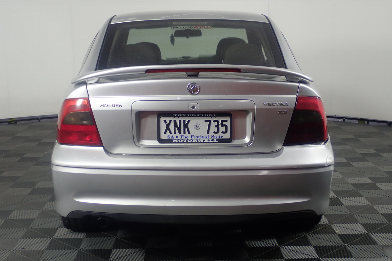 0.12 carat white round 4 diamond