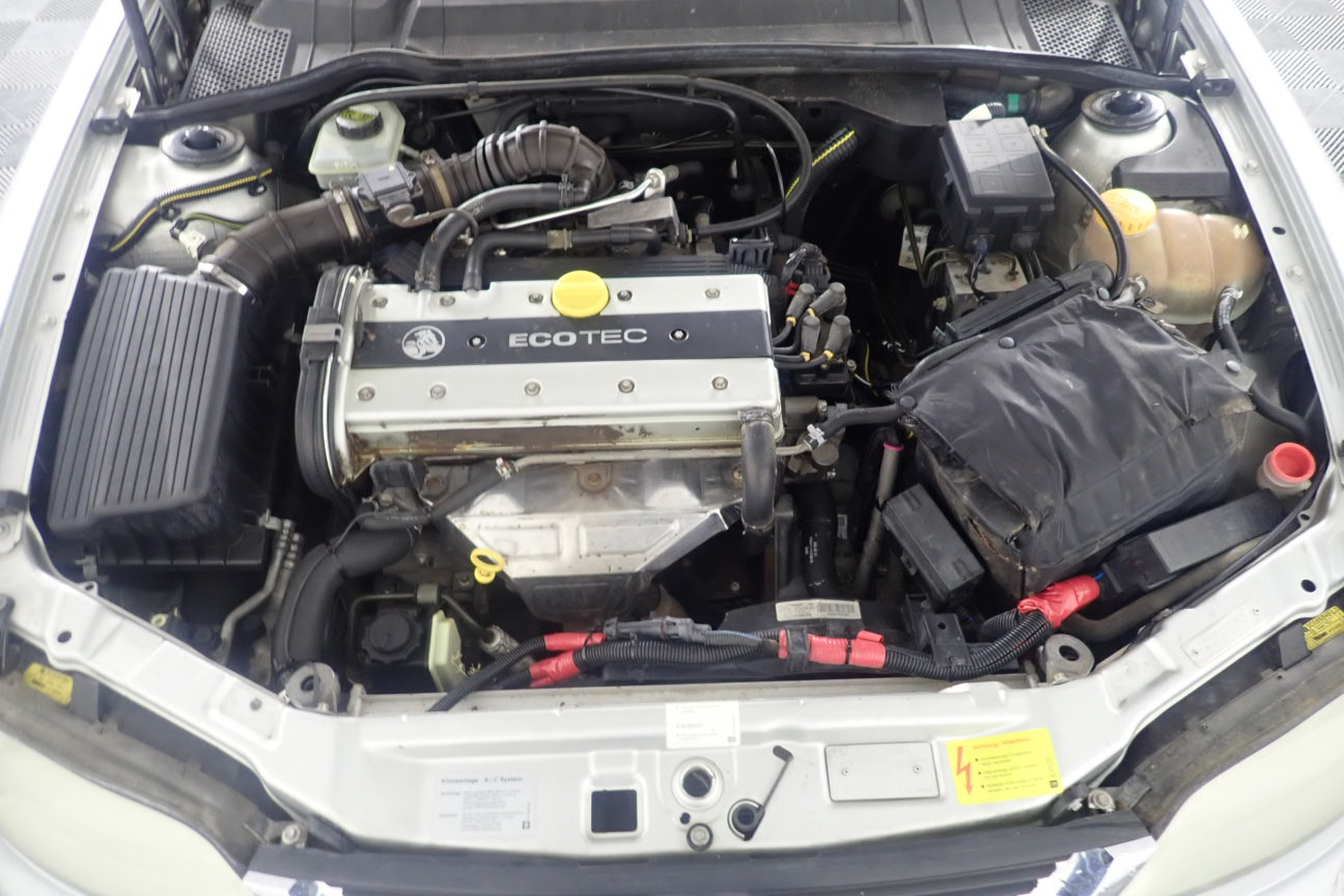 1/100 Scottdale x 2, 1gValcumbi silver bars x 2 & 1 Kilo Copper Bar