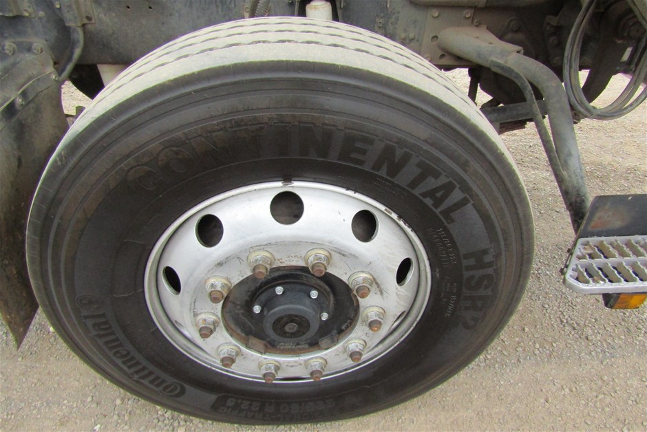 Australia: 2012 Two Dollars QEII Remembrance $2