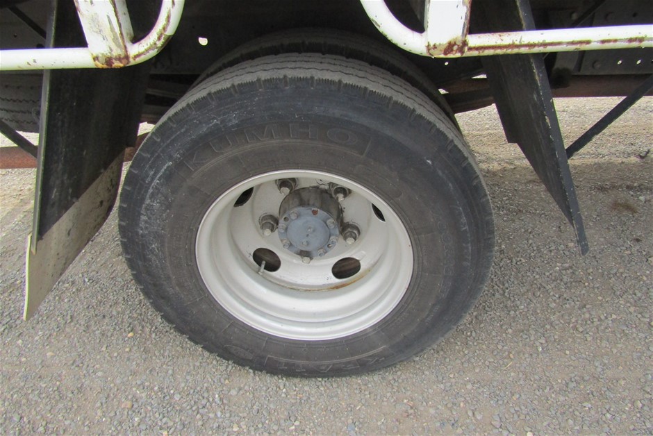 5-6mm White Freshwater, Baroque Pearl Necklace Swarovski® Crystal.