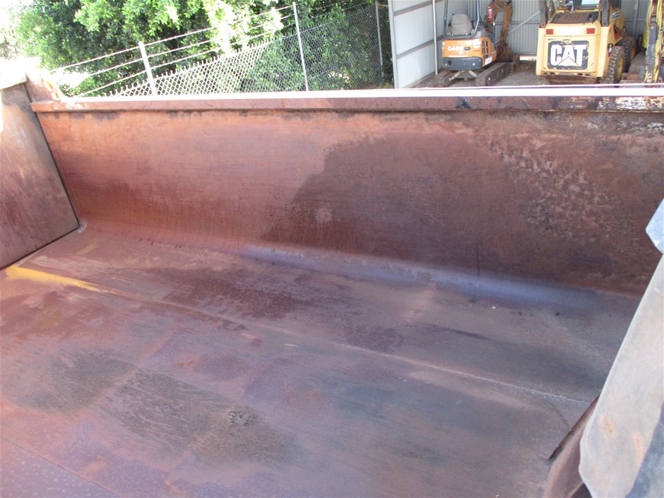 Wolf Blass Red Label Cabernet Merlot (6x 750mL).