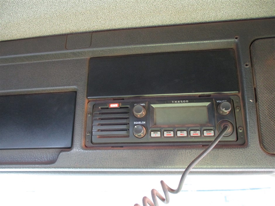 Wolf Blass Red Label Pinot Grigio (6x 750mL).